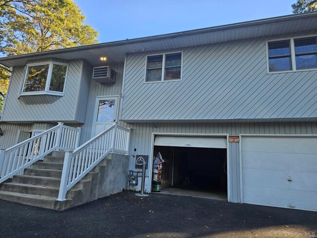 Building Photo - 93 W 6th St