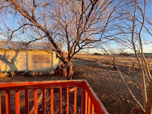 Building Photo - 5 Acre Ranch 3bed/2bth home with amazing v...