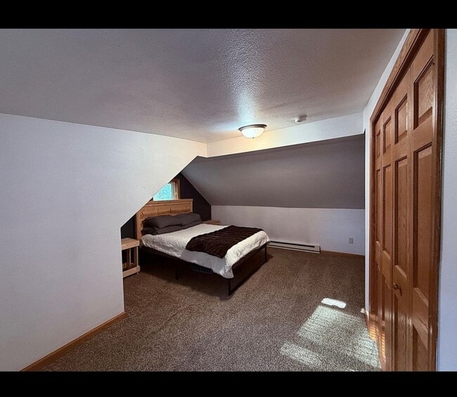 Building Photo - 605 Peltier St