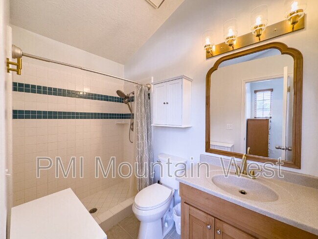 Building Photo - 607 E 1250 S