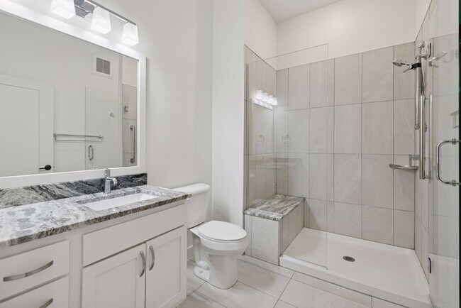 Building Photo - 12610 Ridgedale Dr