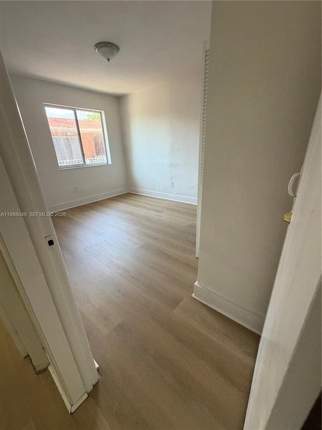 Building Photo - 1021 NW 5th St