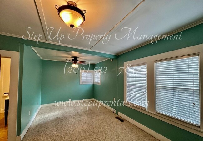 Building Photo - Cozy Downtown 2 Bedroom Bungalow in the He...