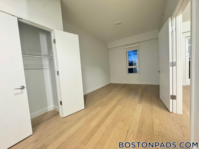 Building Photo - 55 Brighton Ave