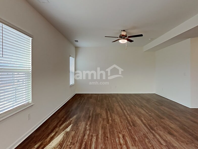 Building Photo - 5053 Twin River Dr