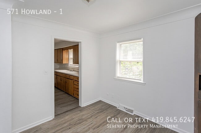 Building Photo - 571 Howland-1