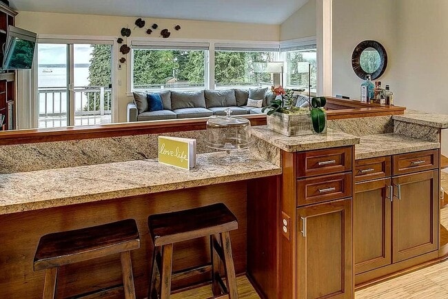 Building Photo - Stunning Sound & Olympic Mountain View Home in North Admiral