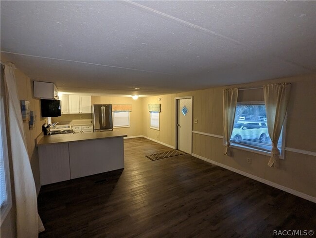 Building Photo - 7090 N Palmer Way