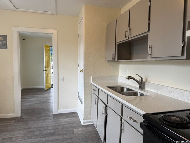 Building Photo - 3103 Neptune St