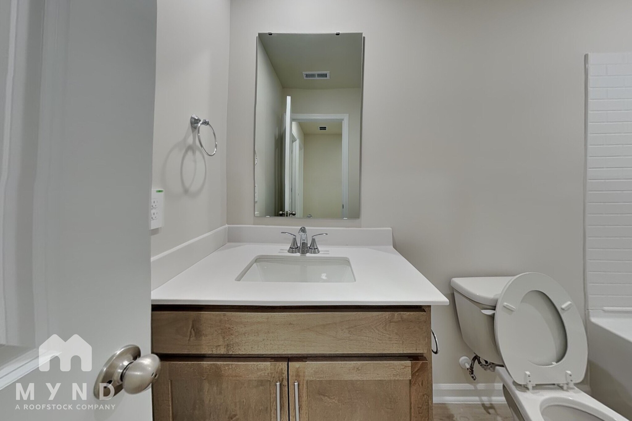 Building Photo - 3512 Rosebush Dr