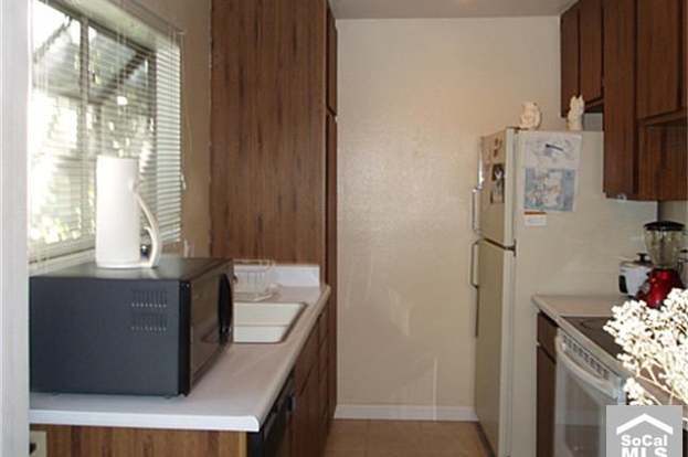 Building Photo - 21 Streamwood-