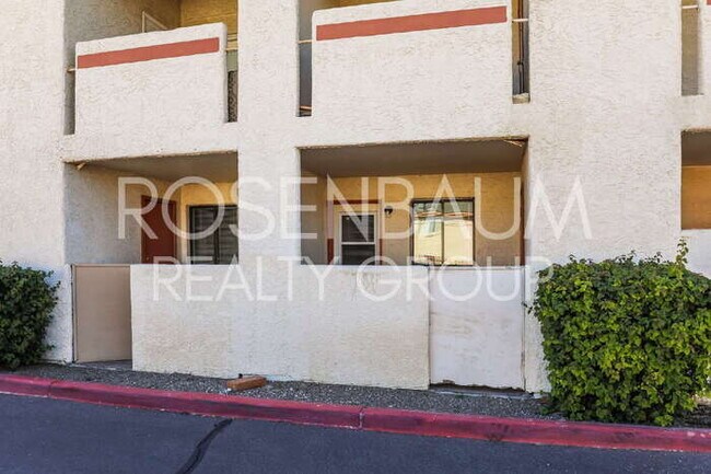 Building Photo - 455 W Kelso St