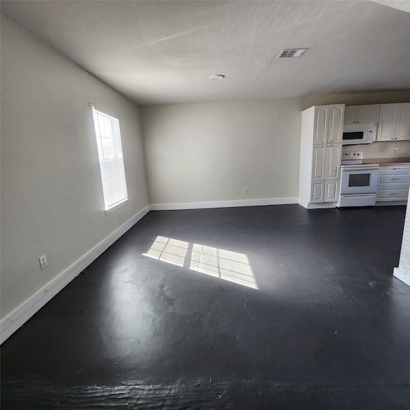 Building Photo - 4710 Pelican