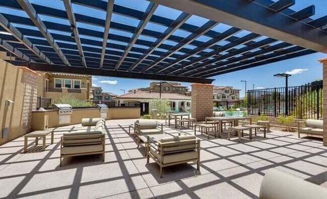 Building Photo - Stunning Summerlin Townhome with Private Downstairs Suite – Gated Community