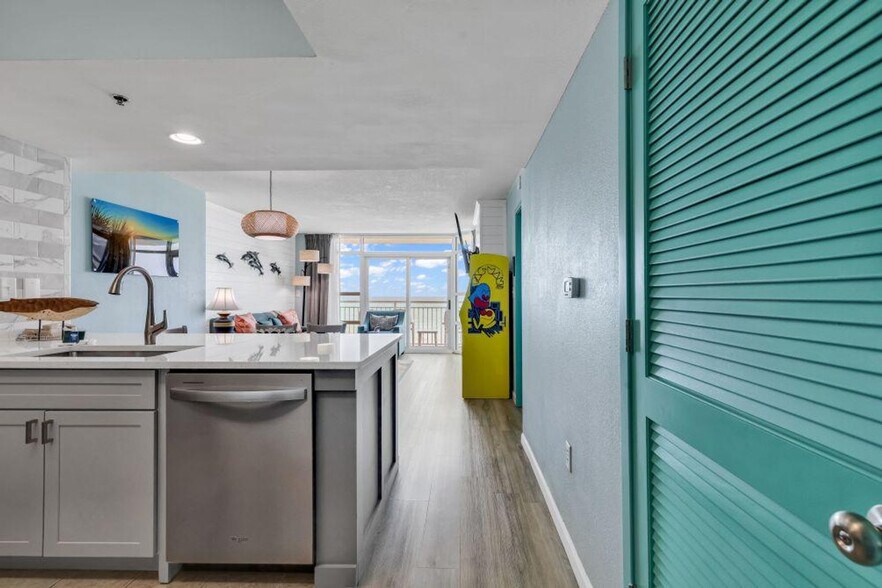 Building Photo - 2506 N Ocean Blvd