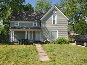 Building Photo - 4 bed 2 bath house in Edmond, OK next to UCO campus