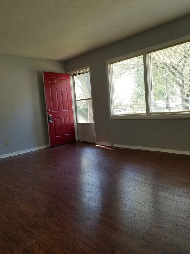 Building Photo - Beautifully redone 3 bedroom home in Grand...
