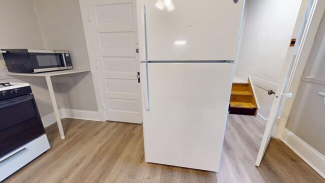 Building Photo - 3505 Meyer Ave