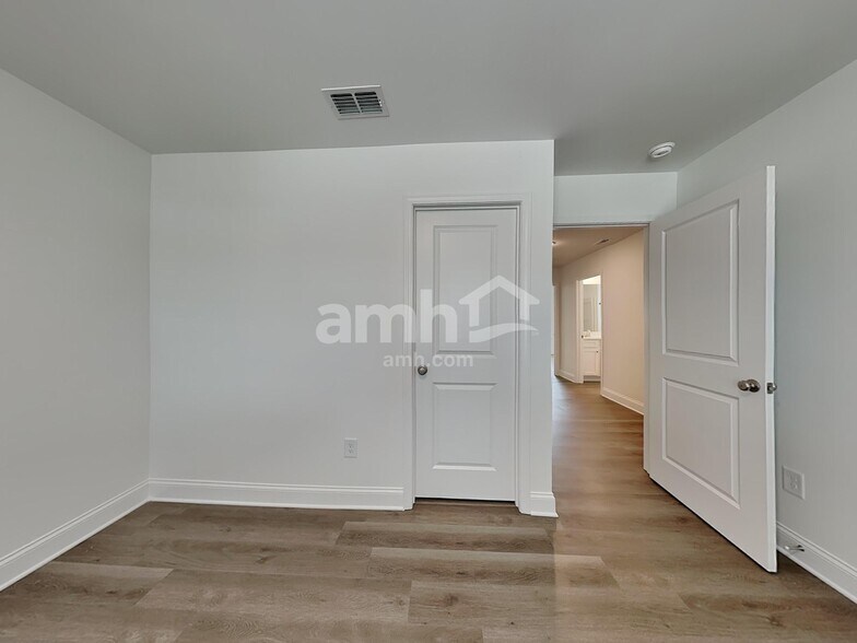 Building Photo - 1334 Soapstone Rd