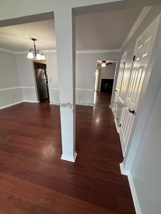 Building Photo - 639 Biltmore Dr