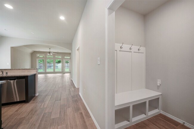 Building Photo - 132 Fox Trail Rd