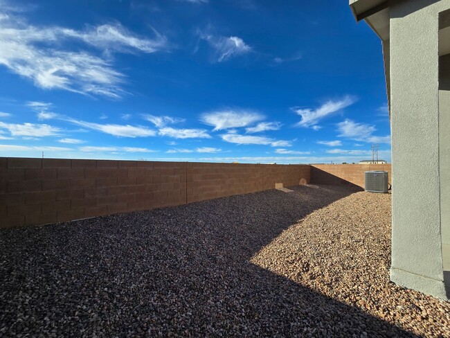 Building Photo - 3850 Chitalpa