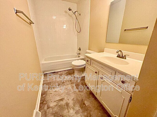 Building Photo - 3628 Bold Bidder Dr