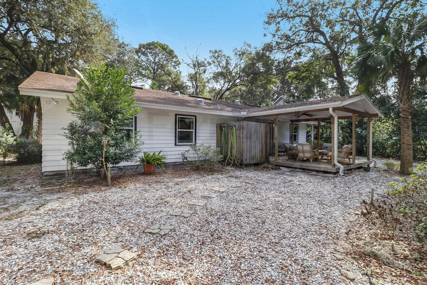 Building Photo - 223 Lighthouse Circle