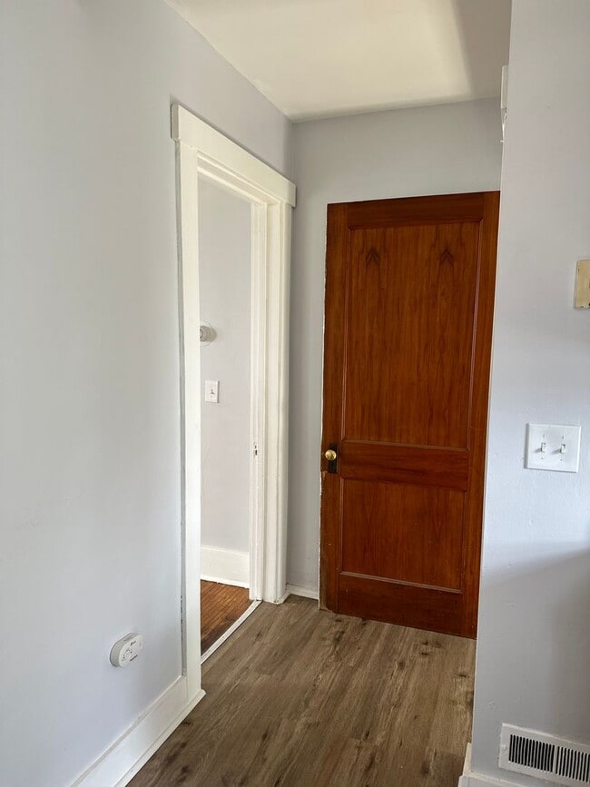 Building Photo - YOU WILL LOVE THIS HOME . CALL NOW FOR APPOINTMENT !!!