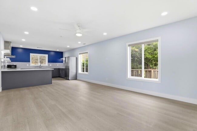 Building Photo - 1802 Ponca Ct