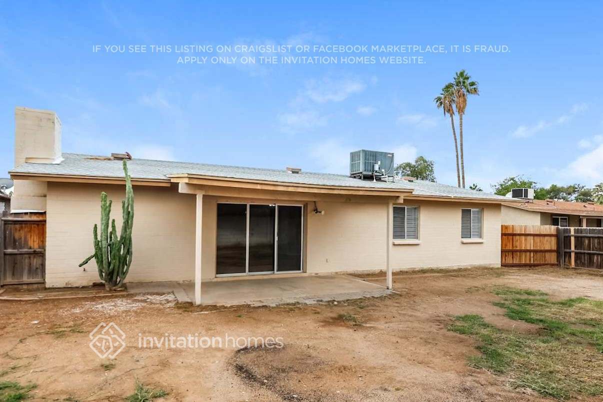 Building Photo - 1030 W Anderson Dr