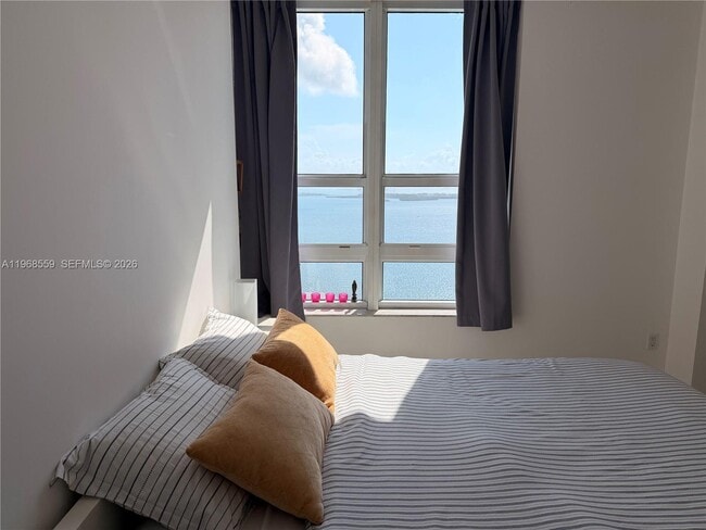 Building Photo - 951 Brickell Ave