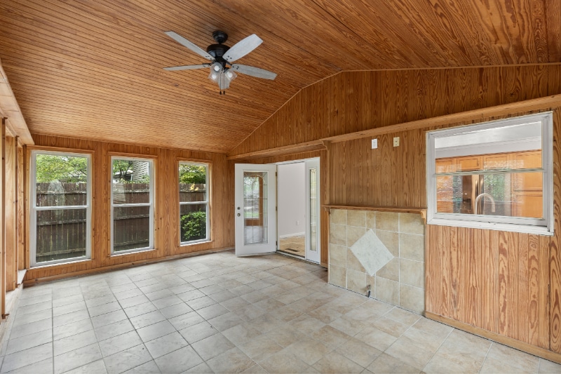 Building Photo - 120 Windermere Dr