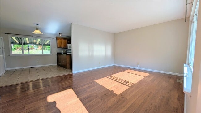 Building Photo - 3356 Clemens Dr