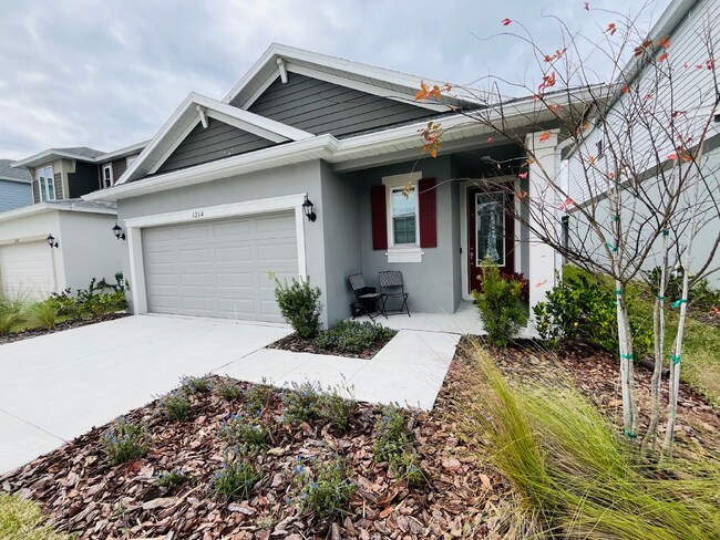 Building Photo - Available for July move-in!
