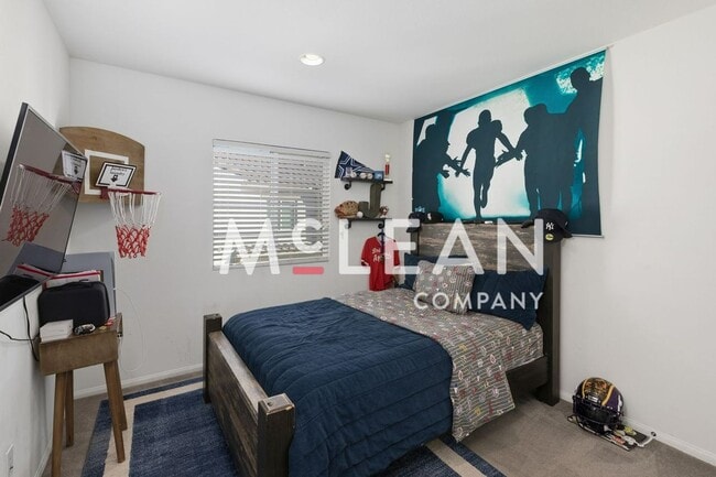 Building Photo - Gorgeous 2-Story 4-Bedroom Home with Loft ...