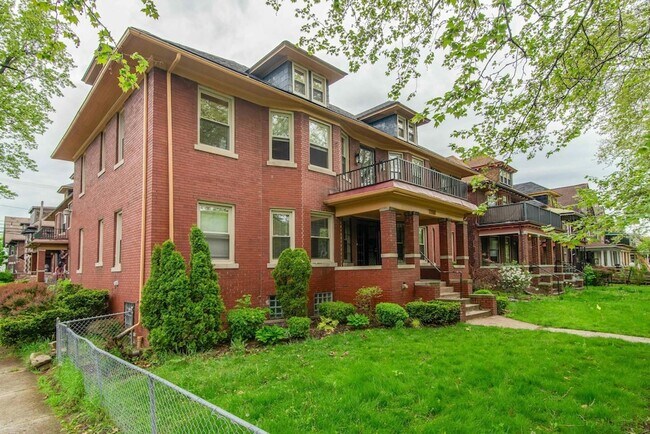 Building Photo - 4766 Commonwealth St
