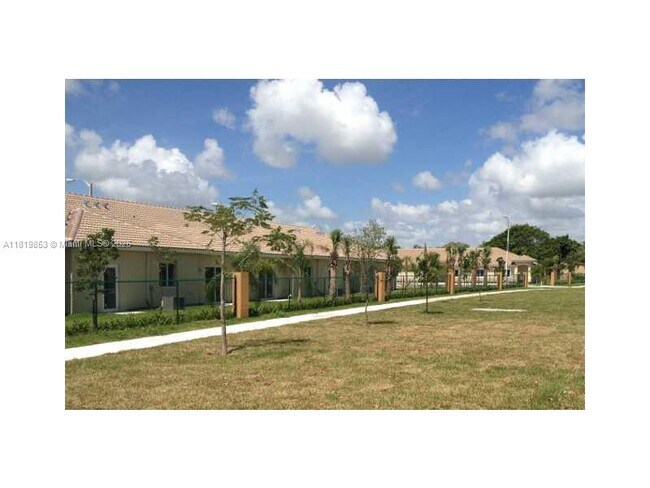 Building Photo - 13232 Old Biscayne Dr