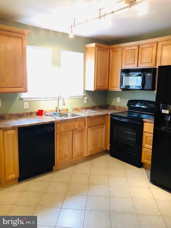 Building Photo - 2027 S Darien St