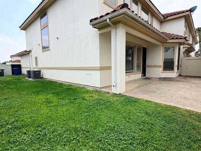 Building Photo - 7221 Lake Victoria Rd