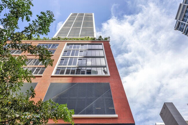 Building Photo - 159 NE 6th St