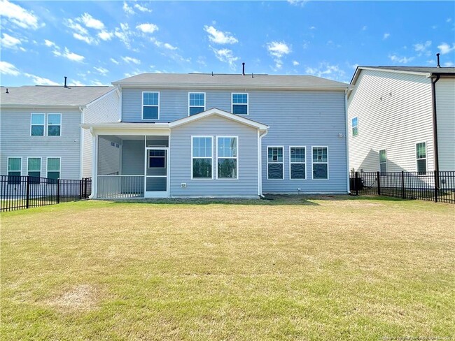 Building Photo - 282 Creekhaven Dr