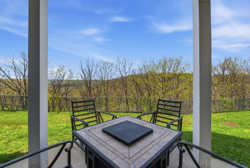 Building Photo - 263 Winding Hill Dr