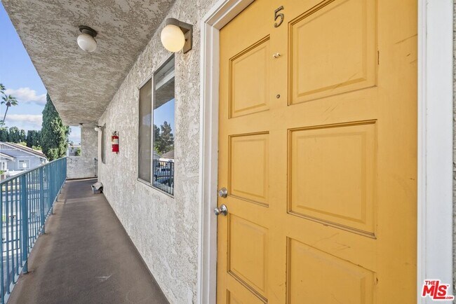 Building Photo - 14333 Haynes St