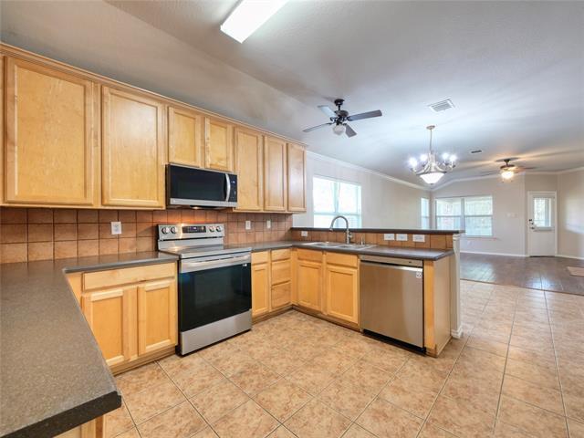 Building Photo - 6925 Red Bluff Dr