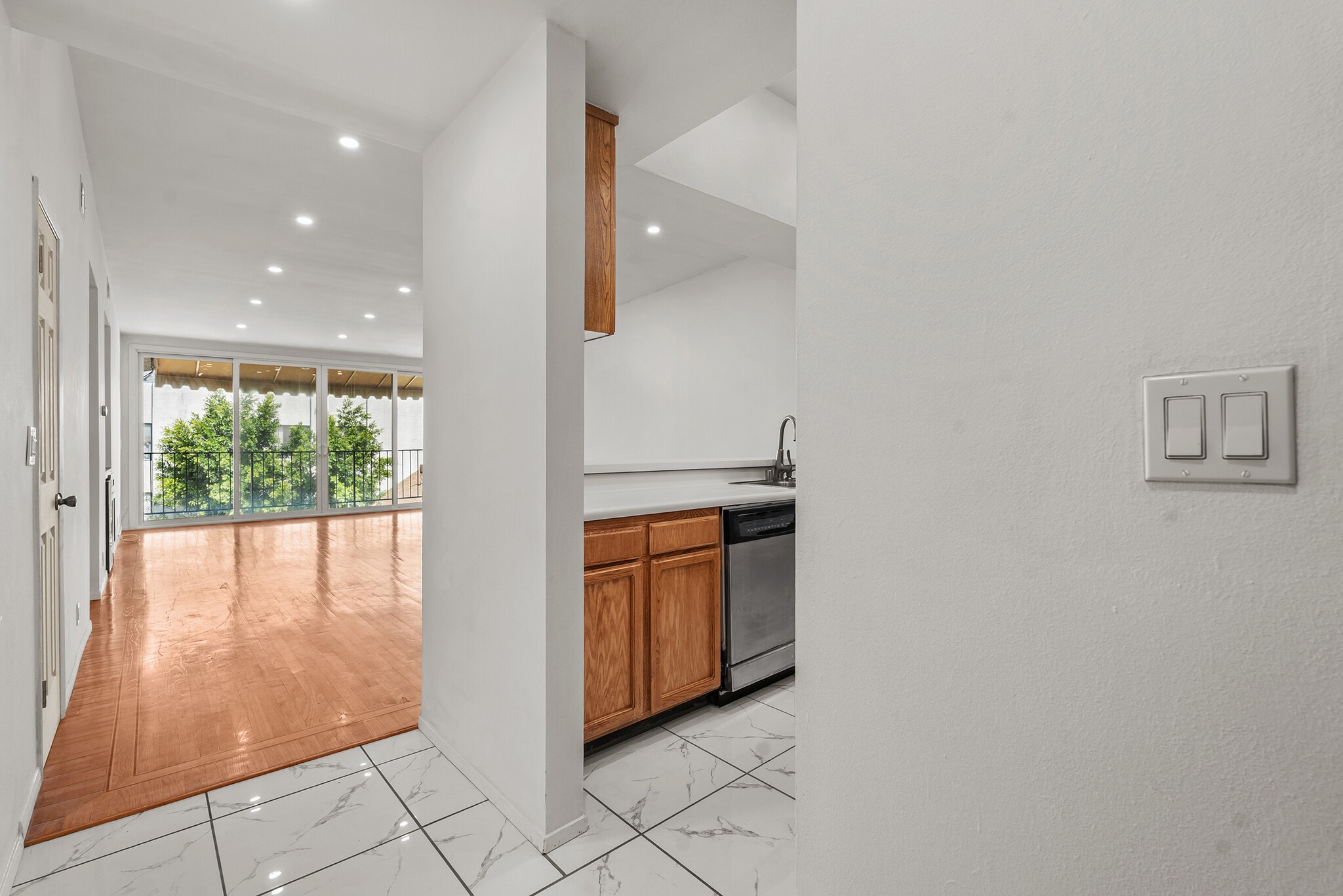 Building Photo - 1559 Winona Blvd