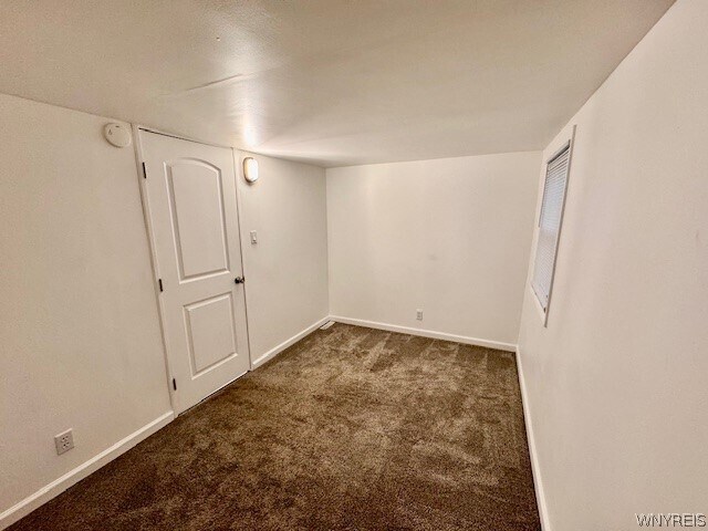 Building Photo - 9563 Oakland St