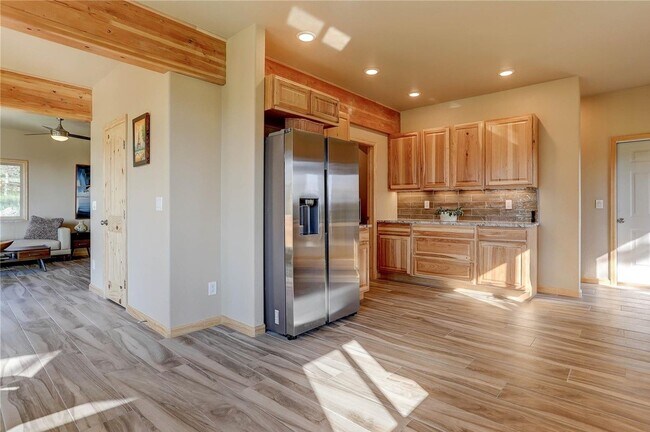 Building Photo - 136 Gail Ln