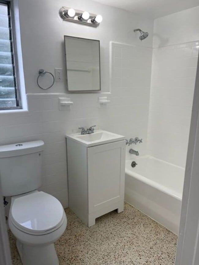 Building Photo - Santillane | Coral Gables (Residential / near Business District – North Ponce/Douglas area)