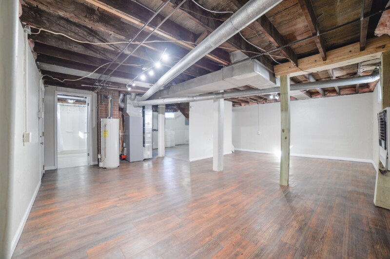 Building Photo - 225 Henderson St